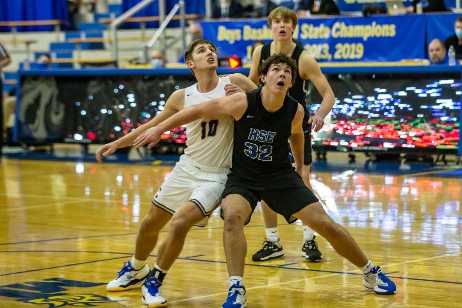 HSE Boys Basketball vs Carmel