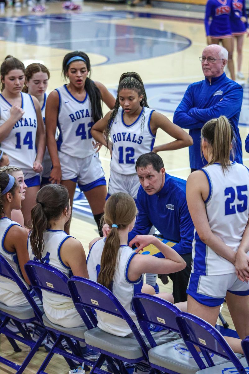 HSE Girls Basketball Timeout Huddle