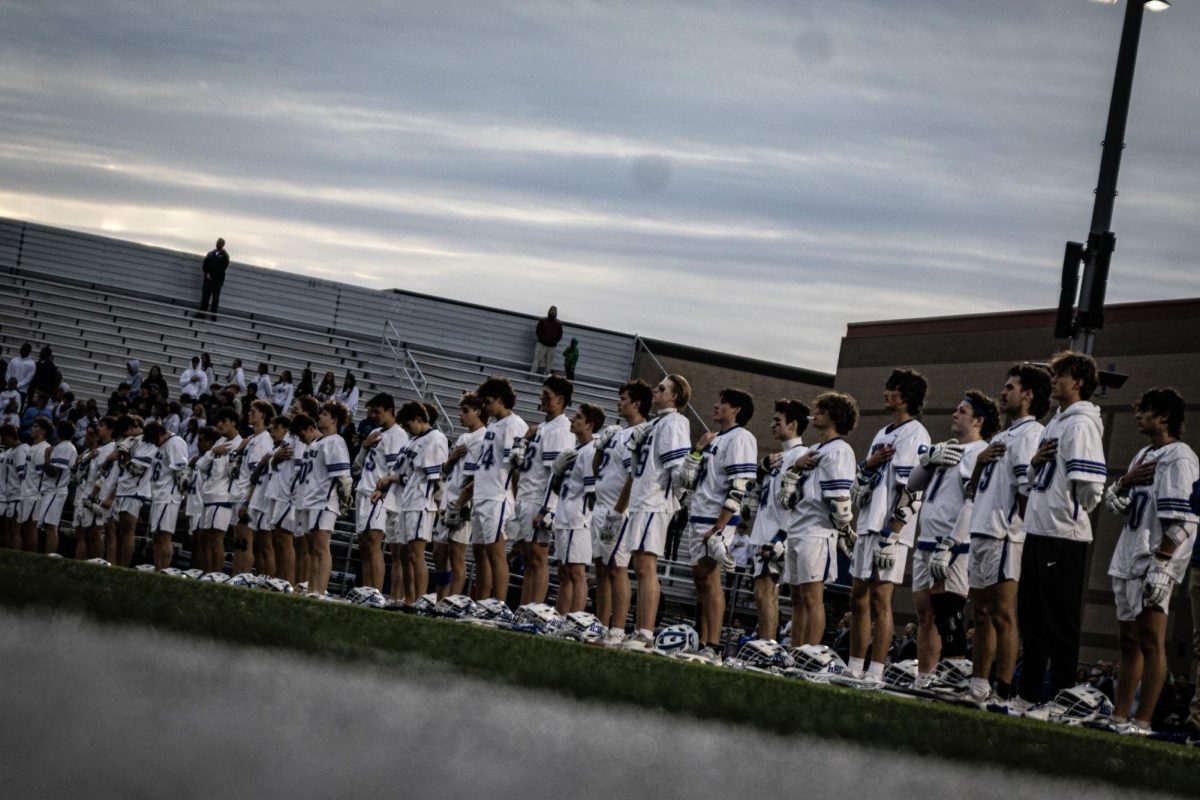 hse team lines up for the pledge before game