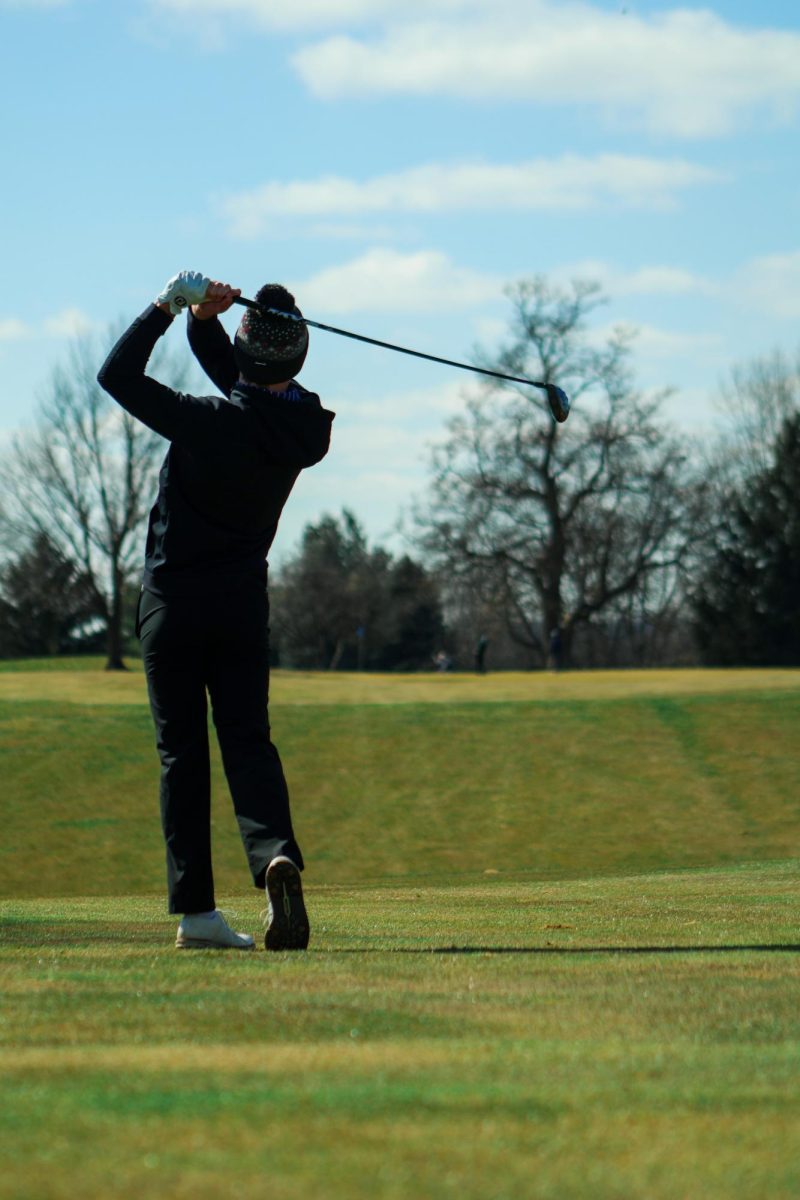 Hse Golfer Tees off on the 3rd Hole