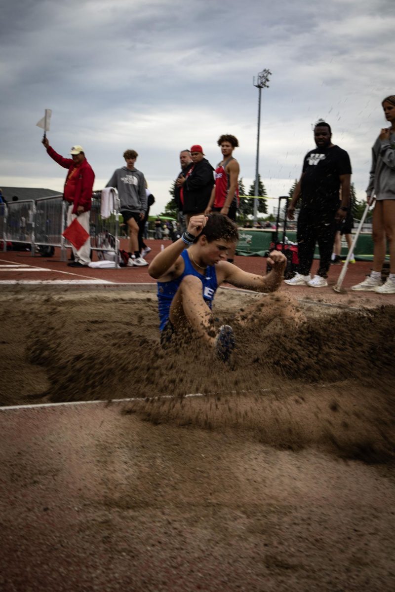 splashing sand after long jumps 