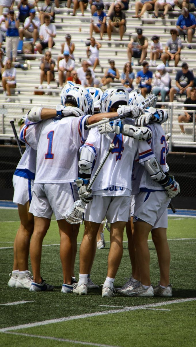 offense huddles after they made a goal